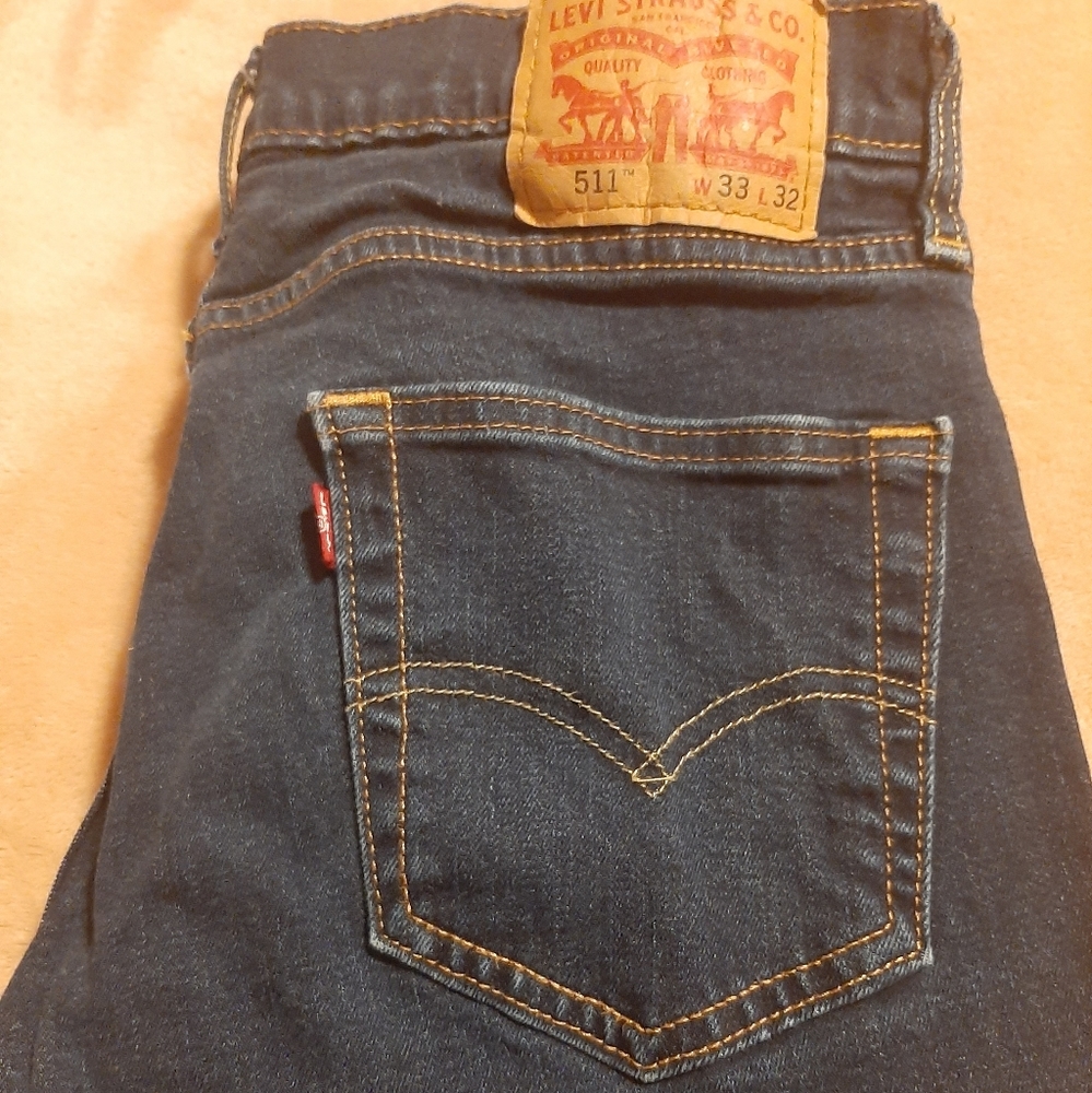 Levi's | 33w 32l